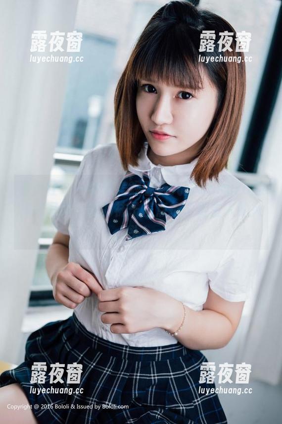 波萝社-猫九酱Sakura 波萝社 - 一字不差观看猫九酱Sakura的棉袜写真,她的袜子差点抢了她主人的风头!