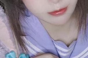 小红帽也未必得卡通，洛可ss给她加了点狠劲，原图图片真让人想多看几遍。
