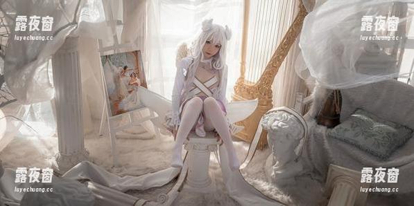 王胖胖u的最新cos献上：这位爱丽丝女仆，胖点也是风情万种！