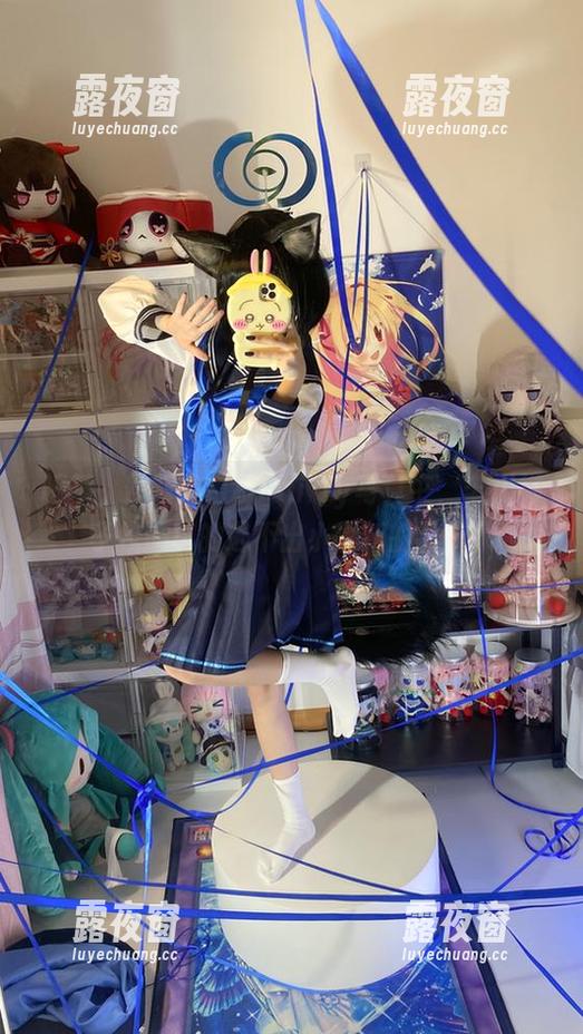 白栎Shirly 啧啧,最新的白栎Shirly写真中,丰川祥子校服真的逃不出小清新的影子。