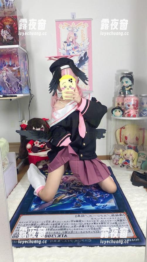 白栎Shirly 看了白栎Shirly的制服写真集,有种冲动想要分享给每一个“同好者”。