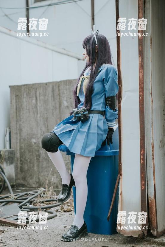 白莉爱吃巧克力 镂空美学:白莉爱吃巧克力的写真让人“浮想联翩”