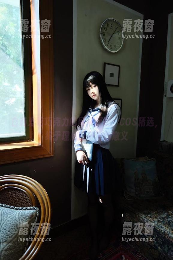 白莉爱吃巧克力的网袜探险：COS精选，终于理解四条腿的意义