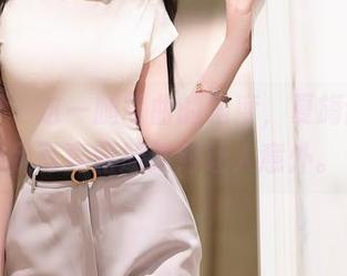 秀人网 – 这一腿弯曲的角度，夏旖诺的美足写真图册绝对让人意外。