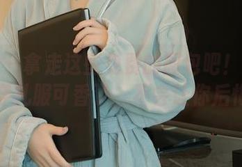 秀人网 – 拿走这些免费的图包吧！娜娜子呀穿礼服可香了，不会让你后悔！