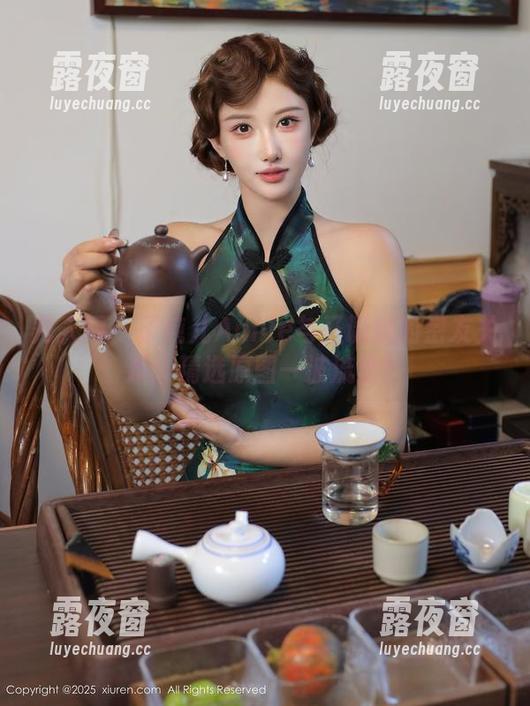 秀人网-子纯儿Annie 秀人网 - 子纯儿Annie与圣诞树的密友关系:精选原图一波流出!