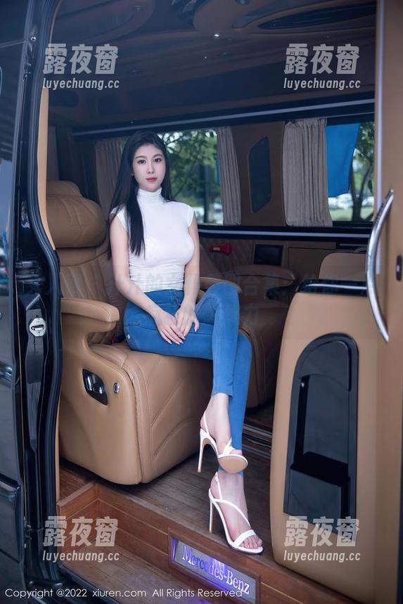 秀人网 - 汁汁的女仆美图合集：给你一点疯狂的想象力