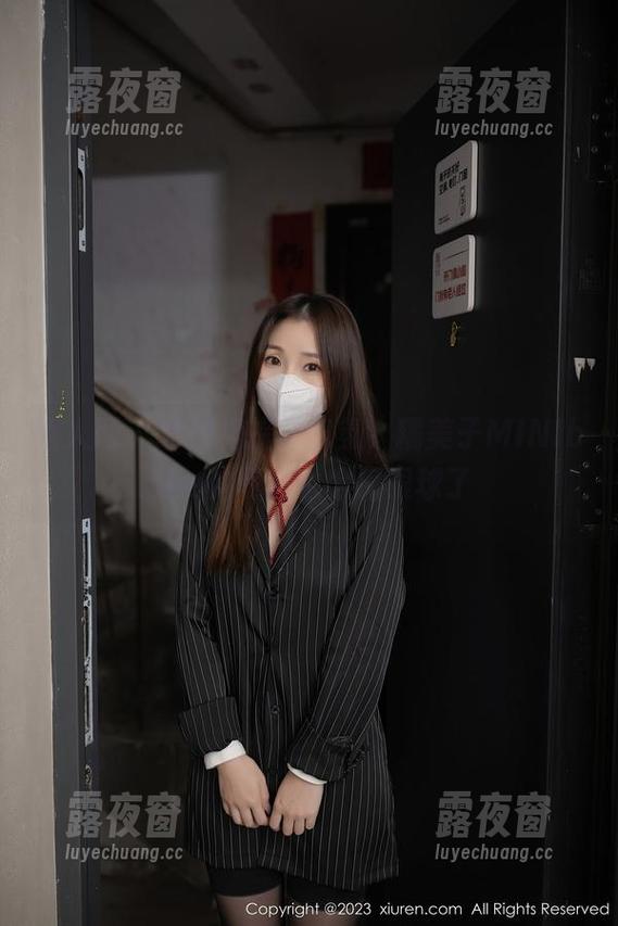 秀人网 - 靠短裙提升气氛，糯美子MINIbabe的写真也太抓眼球了