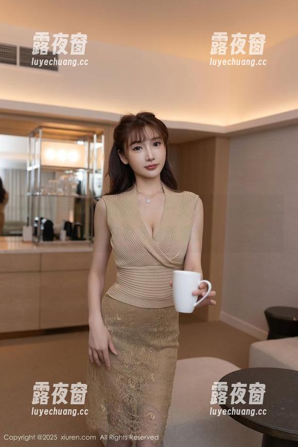 秀人网 - 潜伏的张力——龙女sunny最新照片内衣开启新潮流？