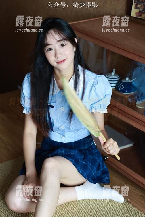 绮梦摄影-月月 绮梦摄影 - 月月的私拍:她妹妹超会穿搭,每套都像是新一季潮流宣传册。