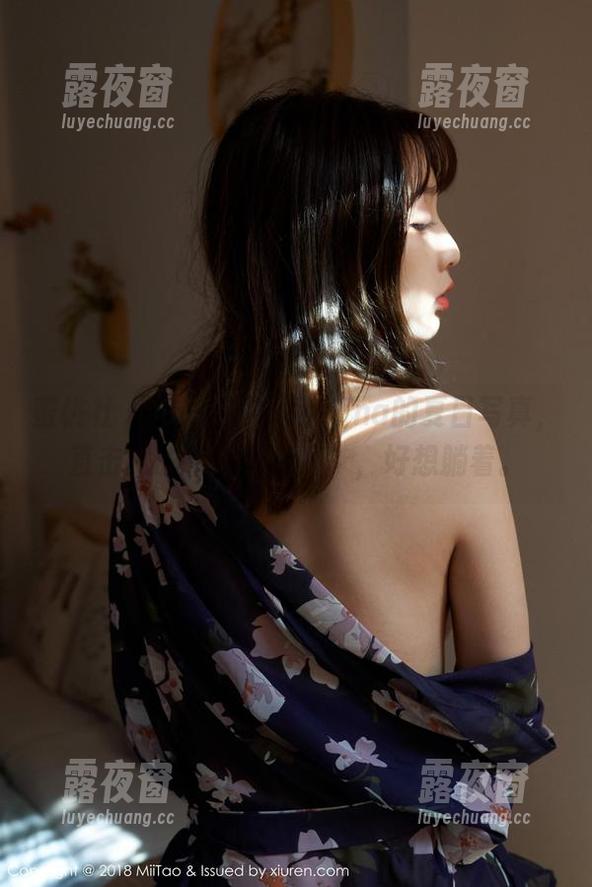 蜜桃社 - 这一组桃乃香Tina的夏日写真，直击我的“夏季懒癌”，好想躺着。