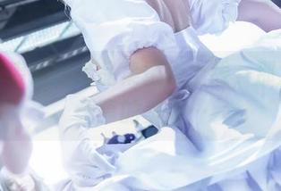 蜜汁猫裘最新作品集重磅上线，那双假装无辜的美脚…