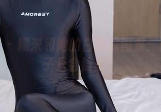 袜啵啵 – 糯米和她的白棉袜图集：谁说袜子只会隐身？