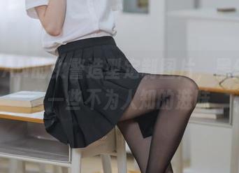 许岚LAN的女警造型定制图片，黑丝里藏着一些不为人知的滋味
