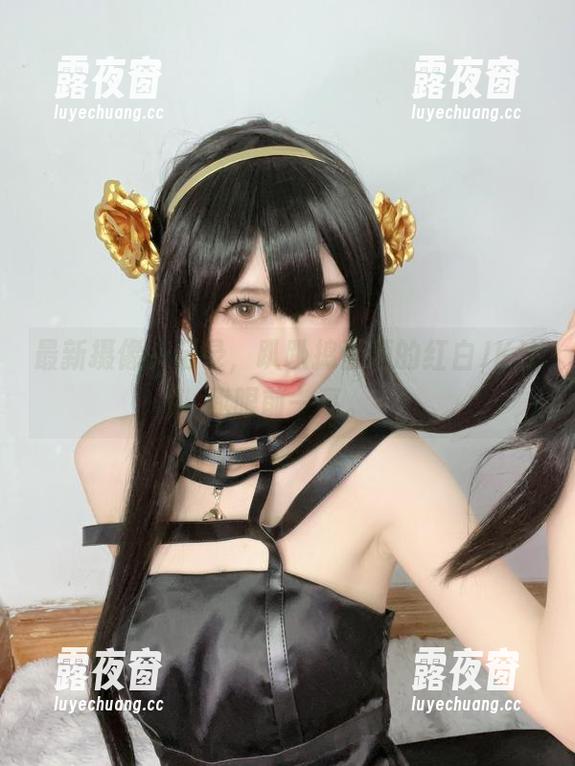 最新摄像头记录，趴趴捣蛋陌的红白JK让我眼前一亮。