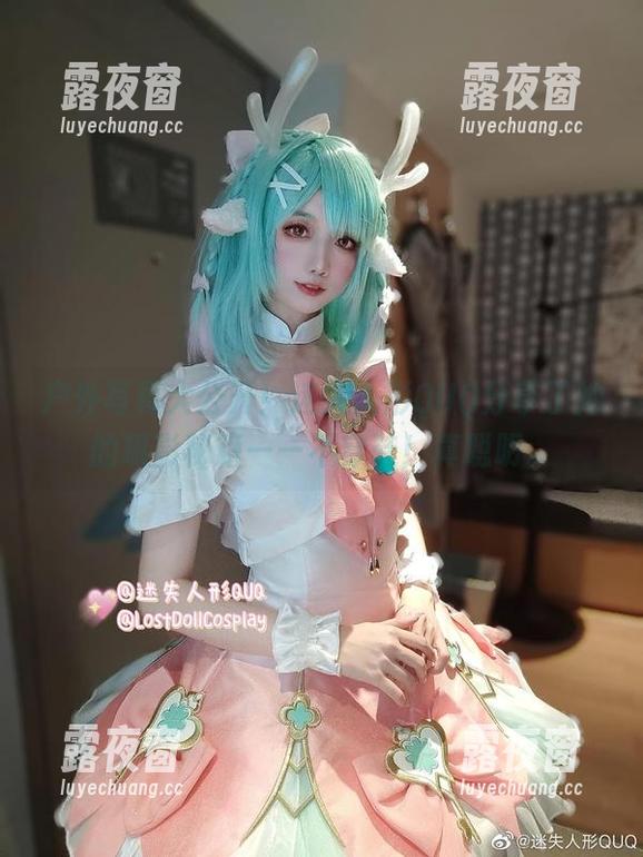 户外写真大公开！迷失人形QUQ分享了她的摄影秘籍——不穿鞋！真聪明。