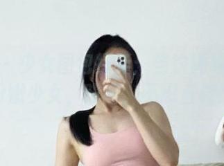 微密圈 – 少女图包探新：当铁锤姐姐遇上粉嫩少女，哎呀，不忍直视！