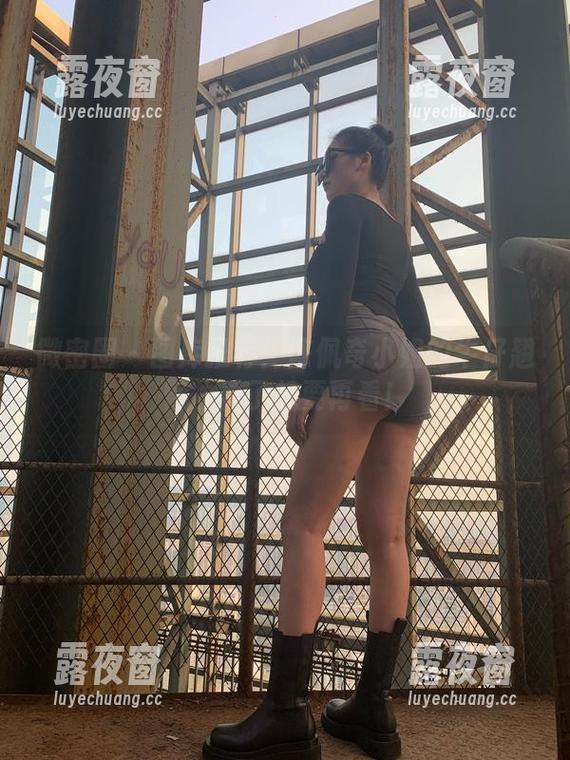 陈佩奇 微密圈 - 图库推荐:陈佩奇小姐的牛仔翘臀,看了想要再看!