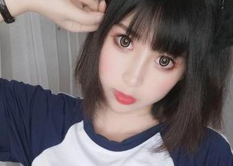 雯粥粥i私拍：穿上校服，化身青涩碎碎念