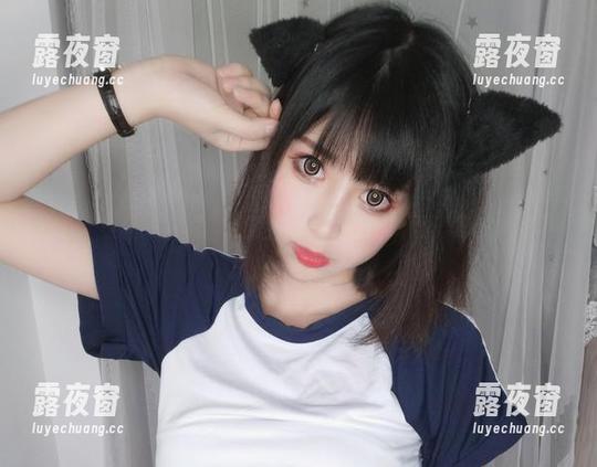 雯粥粥i 雯粥粥i私拍:穿上校服,化身青涩碎碎念