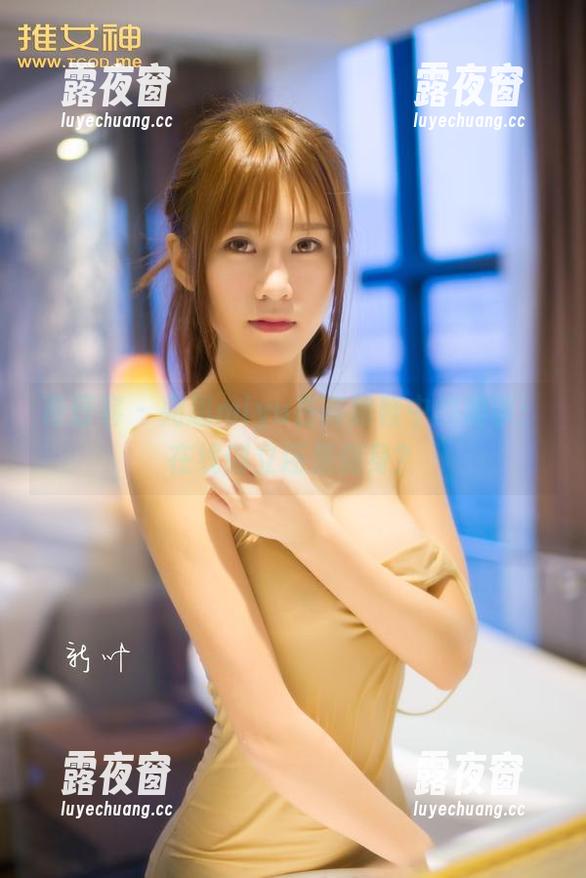 青豆客 - 宛恩miyu在高跟鞋中的趣事：在线倒立还是侧身？
