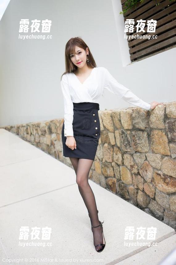 魅妍社-妤薇Vivian 魅妍社 - 对不起,妤薇Vivian的裤里丝图片让人误会动心了吧?
